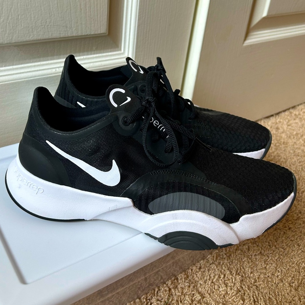 LIKE NEW! NIKE Superrep Sneakers